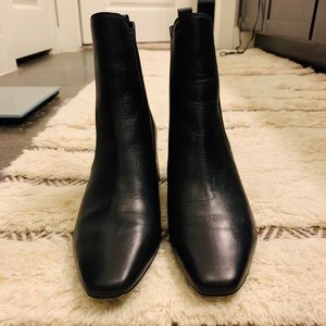 Singerson Morrison calfskin black ankle boots